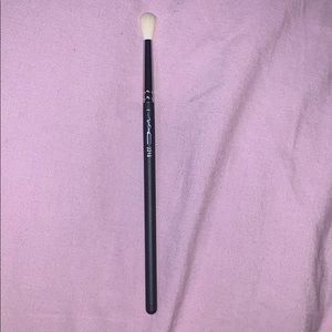 MAC 221S BRUSH